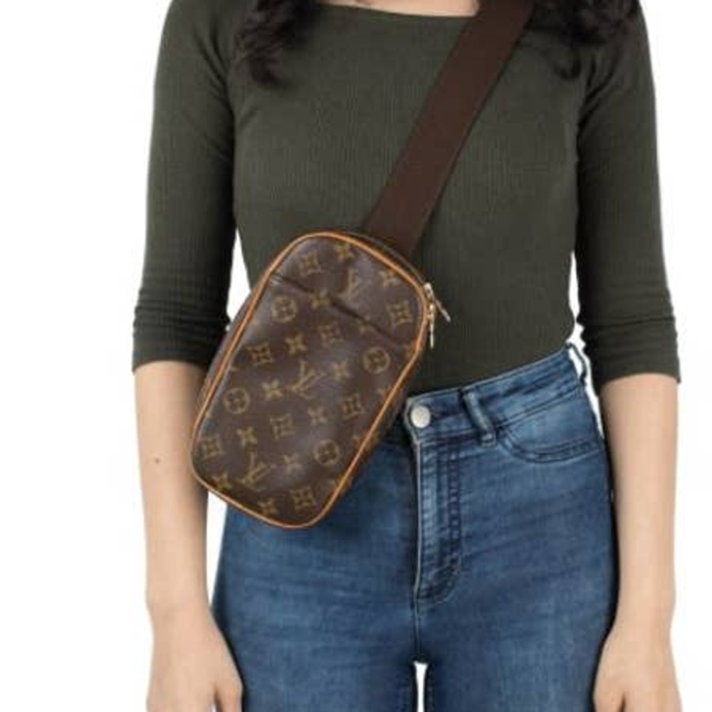 Louis Vuitton Authentic Monogram Pochette Gange - Great used condition